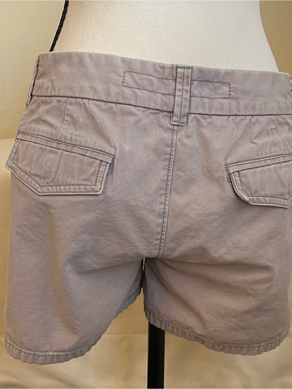 Old Navy Women's Light Taupe Casual Shorts - Picture 2 of 7